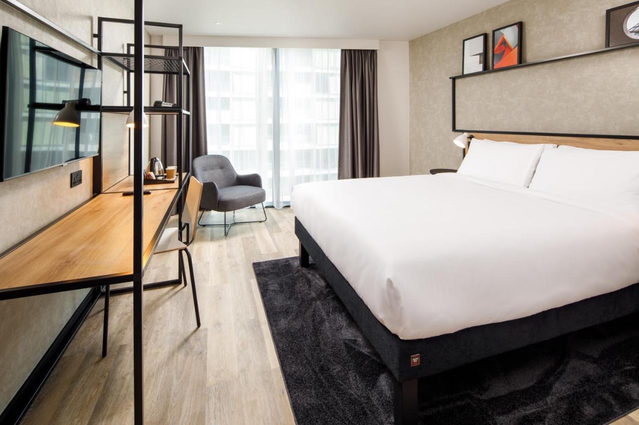 Ibis London Sutton Point Hotell Exteriör bild