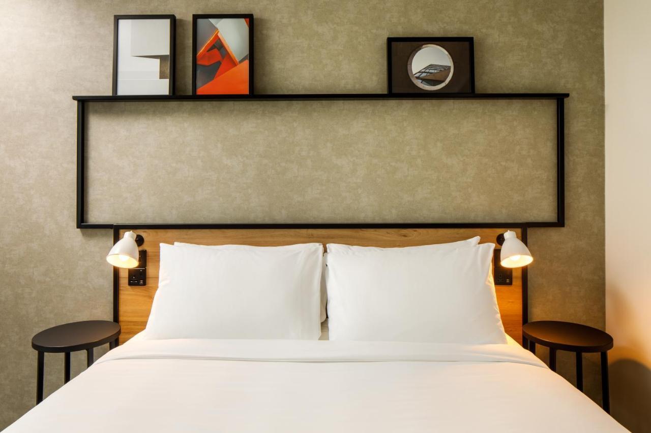 Ibis London Sutton Point Hotell Exteriör bild