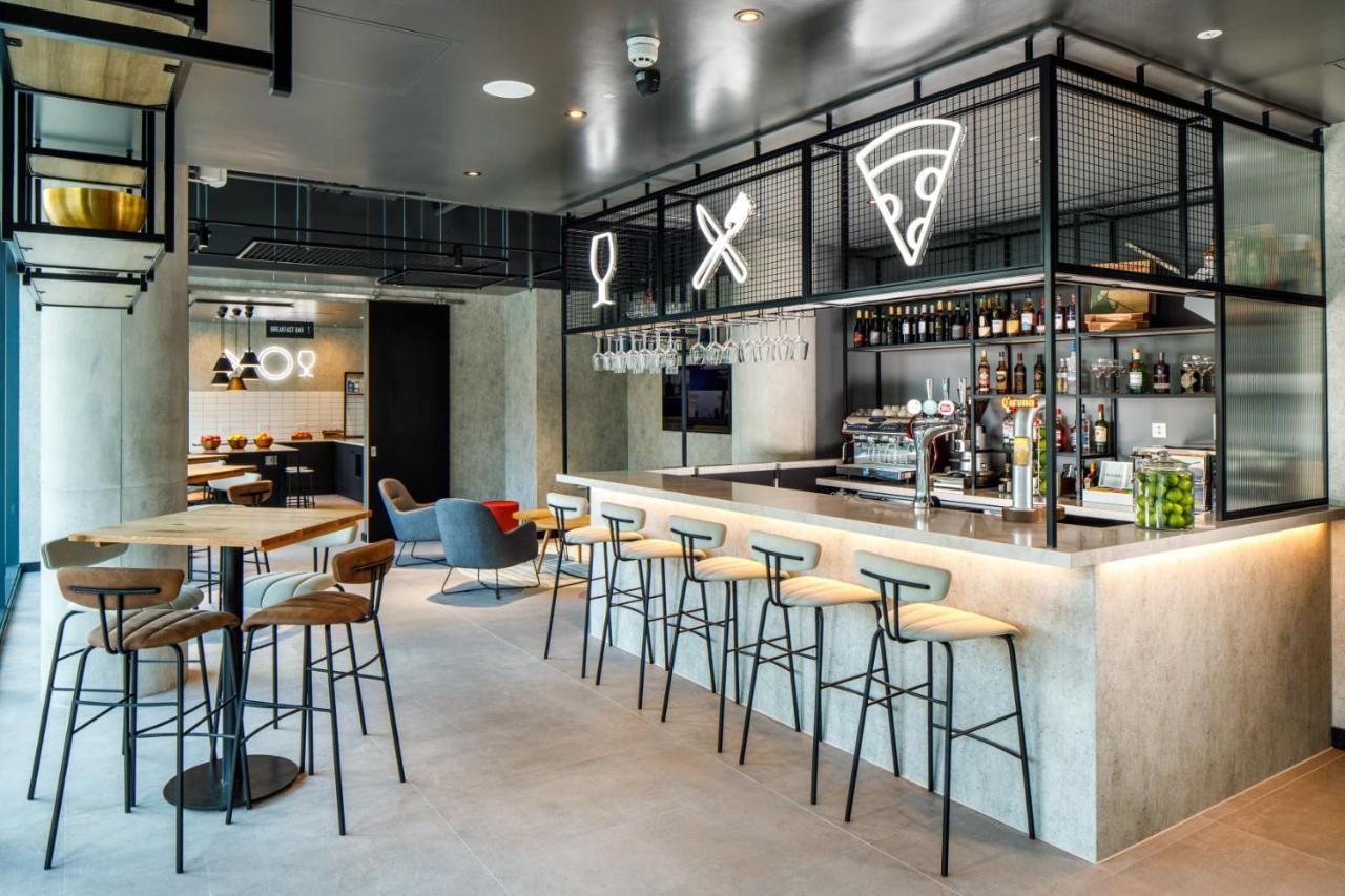 Ibis London Sutton Point Hotell Exteriör bild