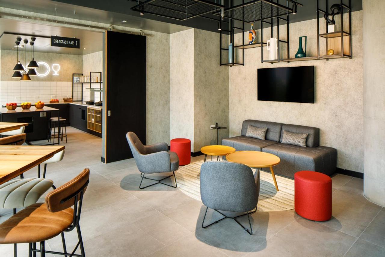 Ibis London Sutton Point Hotell Exteriör bild