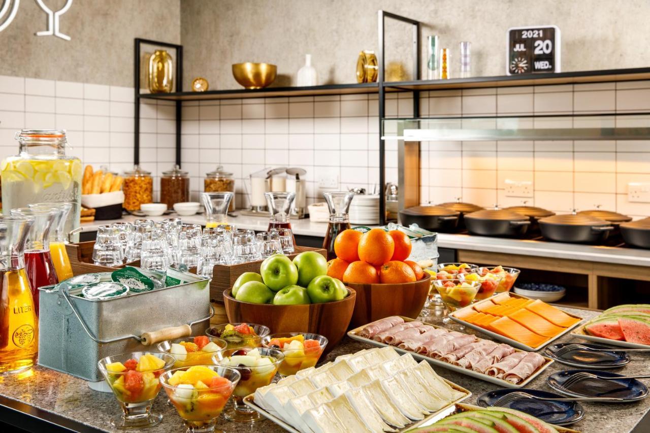 Ibis London Sutton Point Hotell Exteriör bild