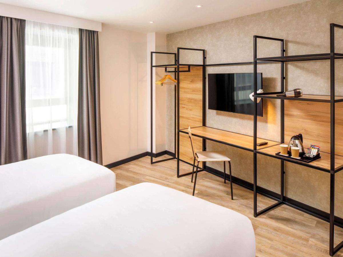 Ibis London Sutton Point Hotell Exteriör bild