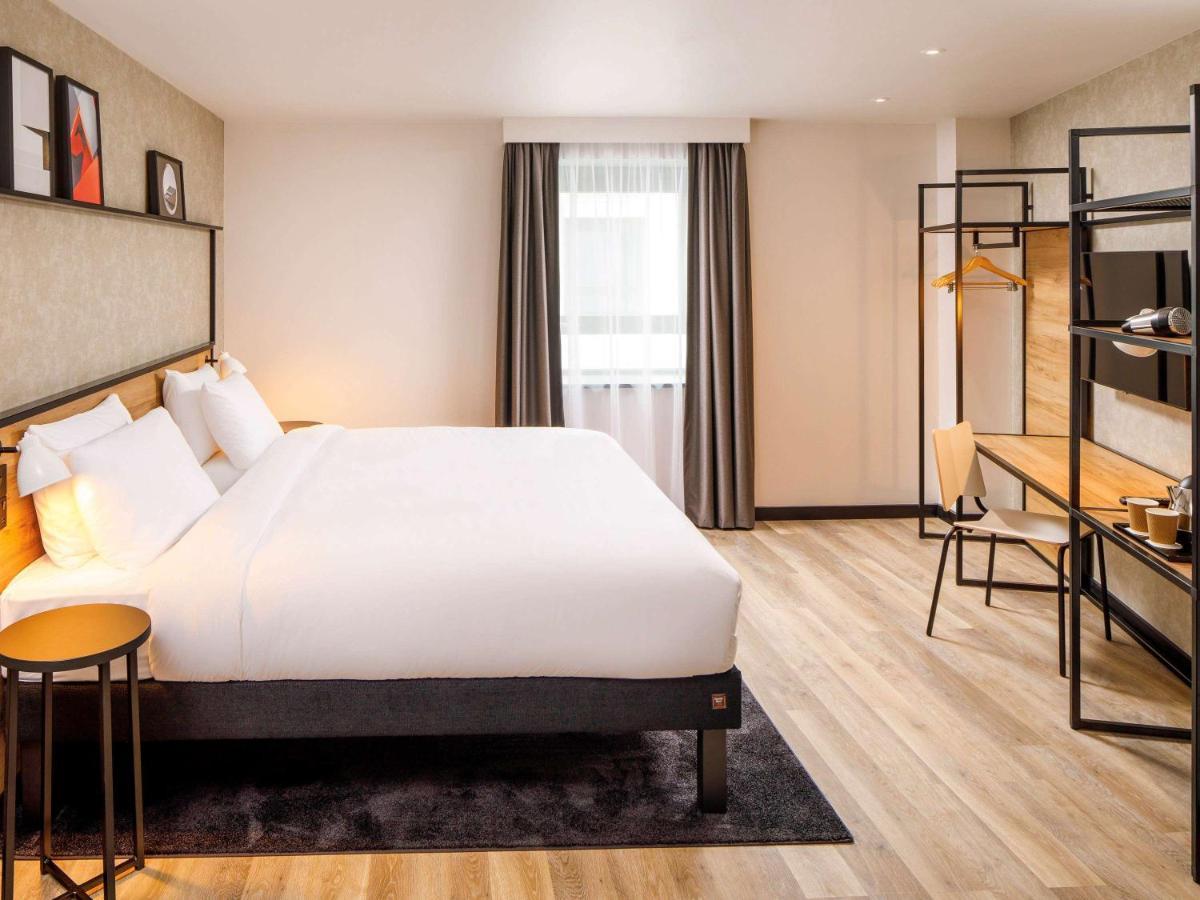 Ibis London Sutton Point Hotell Exteriör bild