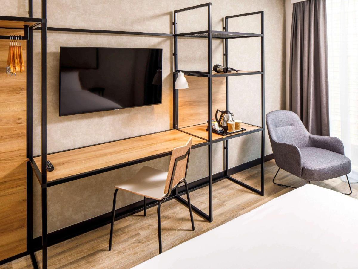 Ibis London Sutton Point Hotell Exteriör bild
